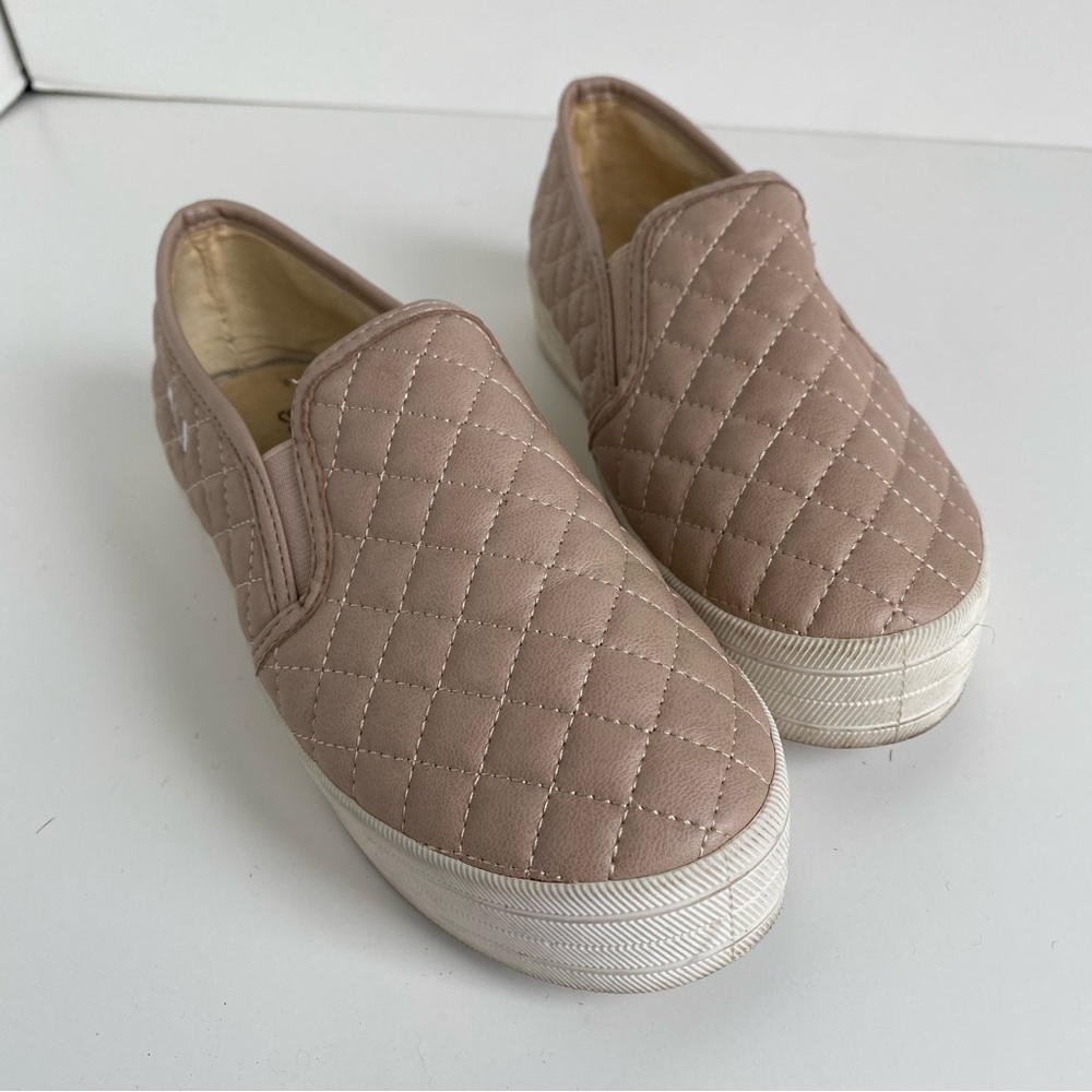 🌻Breckelle's Cream Colored Quilted Slip-On Sneakers Woman's Size 6.5